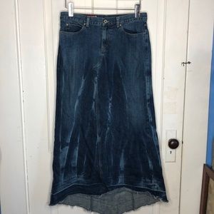 GUESS stonewashed denim released hem full denim skirt